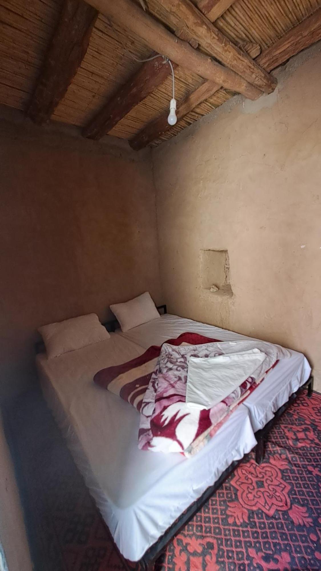 La Petite Maison Du Lac Iriki Foum Zguid Exteriör bild